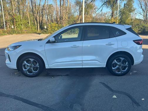 Star White 2024 Ford Escape ST-Line Select