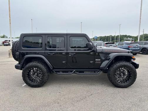 Black Clearcoat 2020 Jeep Wrangler Unlimited Recon