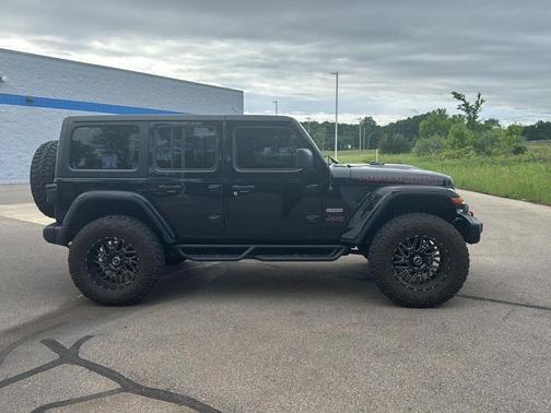 Black Clearcoat 2020 Jeep Wrangler Unlimited Recon