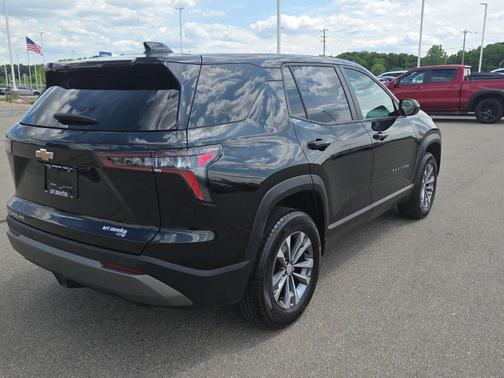 Mosaic Black Metallic 2025 Chevrolet Equinox LT