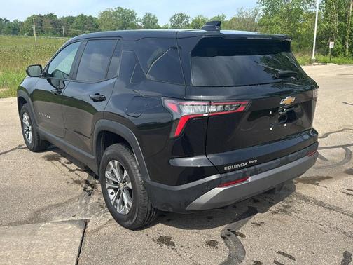 Mosaic Black Metallic 2025 Chevrolet Equinox LT