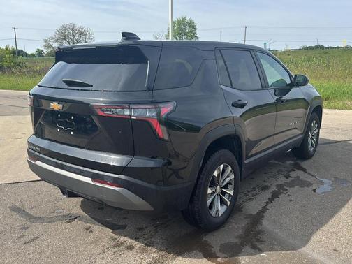 Mosaic Black Metallic 2025 Chevrolet Equinox LT