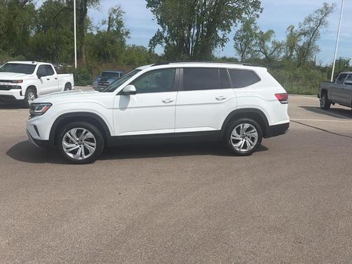 Pure White 2023 Volkswagen Atlas 3.6L SE w/Technology