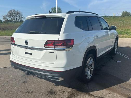 Pure White 2023 Volkswagen Atlas 3.6L SE w/Technology