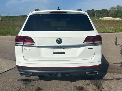 Pure White 2023 Volkswagen Atlas 3.6L SE w/Technology