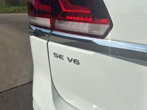 Pure White 2023 Volkswagen Atlas 3.6L SE w/Technology