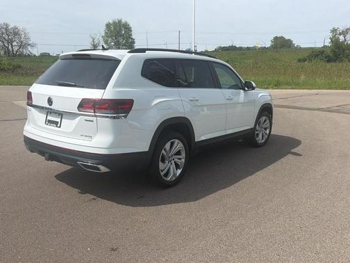Pure White 2023 Volkswagen Atlas 3.6L SE w/Technology