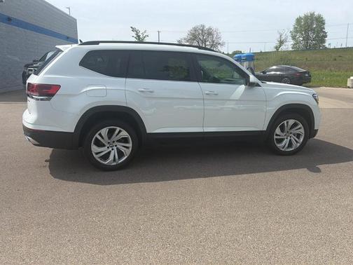 Pure White 2023 Volkswagen Atlas 3.6L SE w/Technology