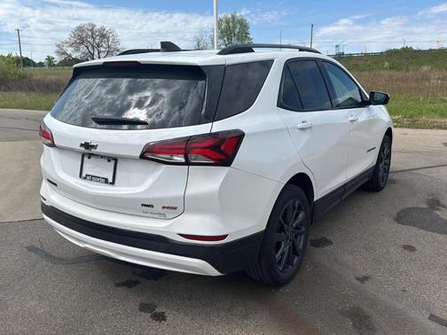 Summit White 2024 Chevrolet Equinox RS