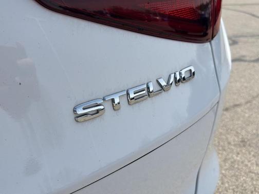 2019 Alfa Romeo Stelvio Base