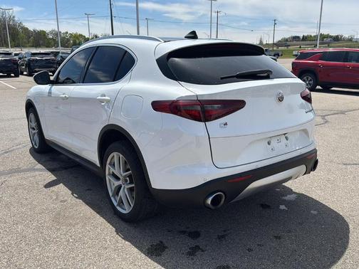 2019 Alfa Romeo Stelvio Base