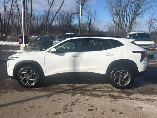 2025 Chevrolet Trax LT