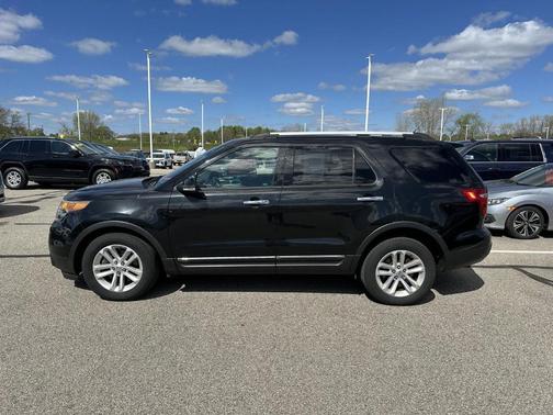 Tuxedo Black Metallic 2014 Ford Explorer XLT
