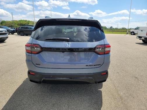 Sonic Gray Pearl 2026 Honda Pilot Black Edition
