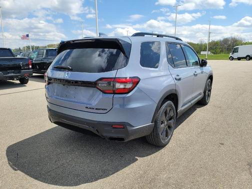 Sonic Gray Pearl 2026 Honda Pilot Black Edition