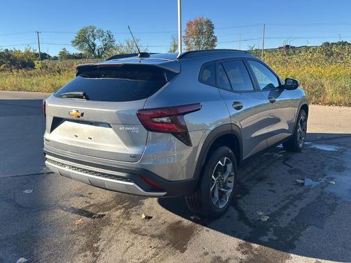 Sterling Gray Metallic 2024 Chevrolet Trax LT