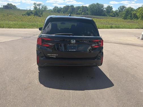 Crystal Black Pearl 2026 Honda Odyssey EX-L