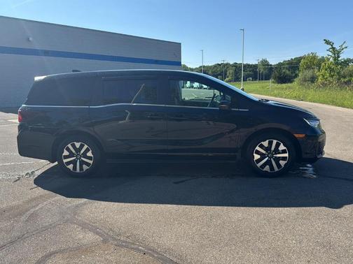 Crystal Black Pearl 2026 Honda Odyssey EX-L