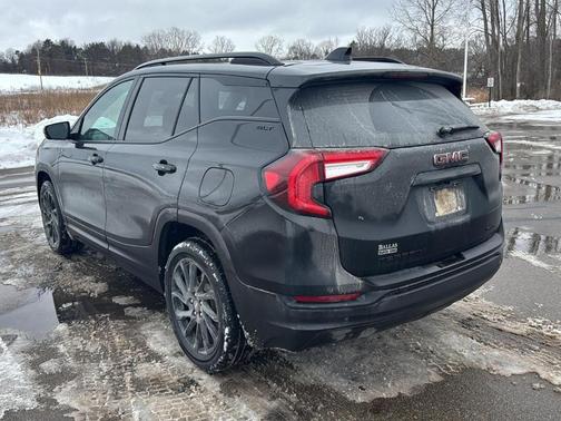 2023 GMC Terrain SLT