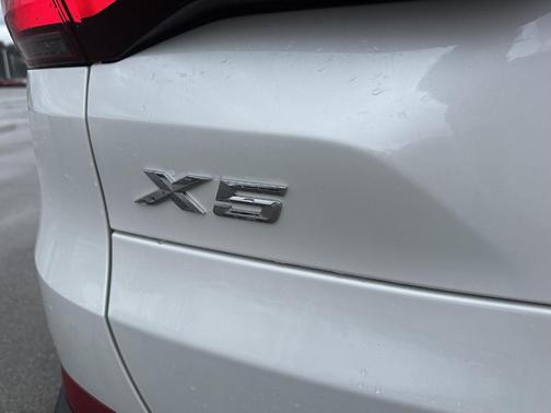 2023 BMW X5 PHEV xDrive45e