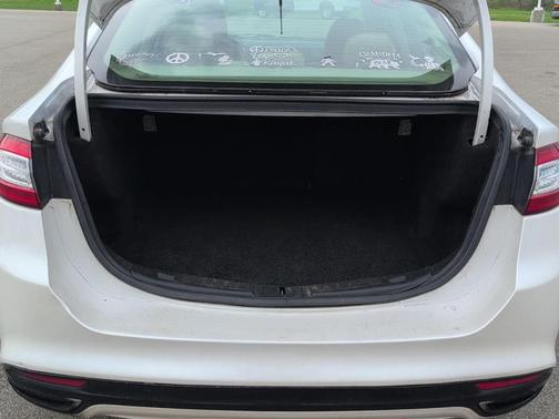 White Platinum Tri-Coat Metallic 2014 Ford Fusion SE