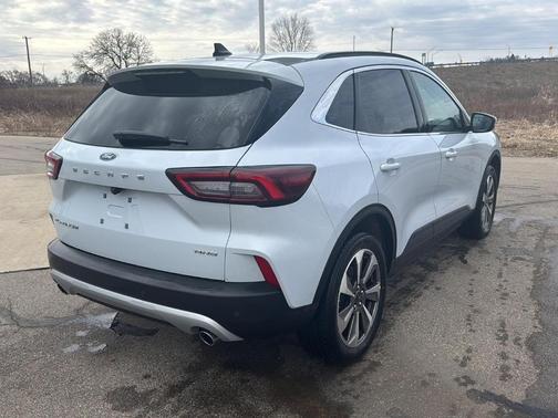 2025 Ford Escape Platinum