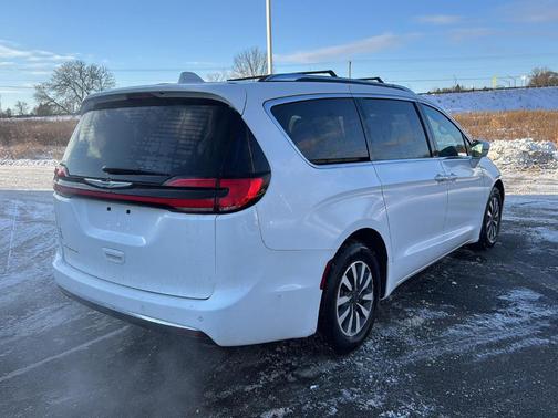 2021 Chrysler Pacifica Hybrid Touring L
