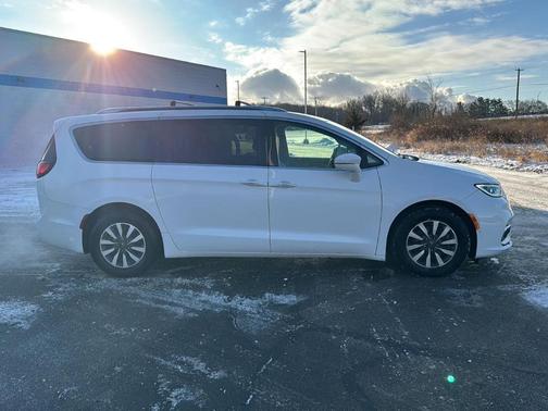 2021 Chrysler Pacifica Hybrid Touring L