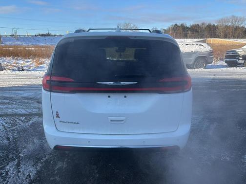 2021 Chrysler Pacifica Hybrid Touring L