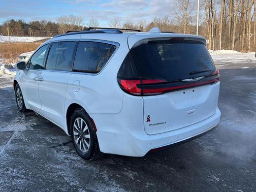 2021 Chrysler Pacifica Hybrid Touring L
