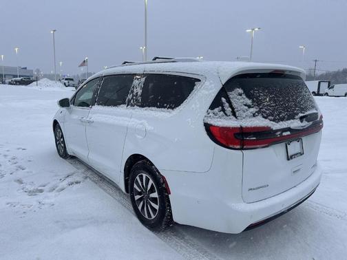 2021 Chrysler Pacifica Hybrid Touring L