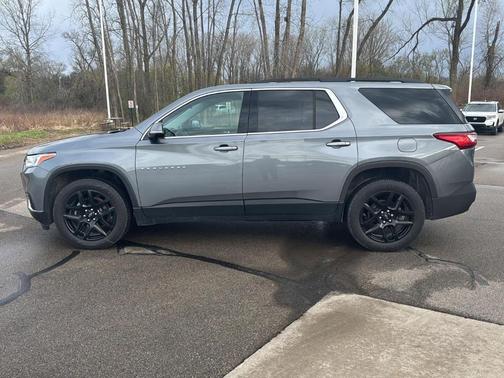 Satin Steel Metallic 2020 Chevrolet Traverse LT Leather