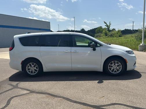 Bright White Clearcoat 2024 Chrysler Pacifica Touring-L