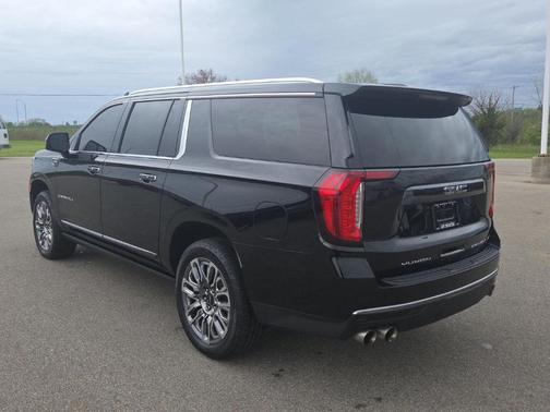 Onyx Black 2023 GMC Yukon XL Denali Ultimate