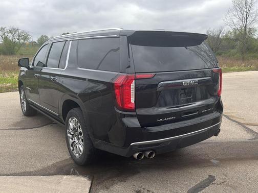 Onyx Black 2023 GMC Yukon XL Denali Ultimate