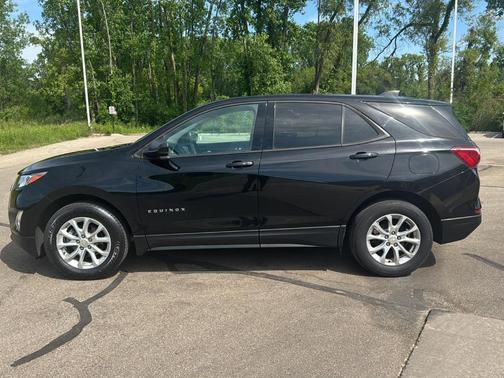 Mosaic Black Metallic 2019 Chevrolet Equinox LS