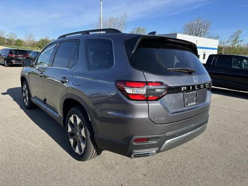Modern Steel Metallic 2026 Honda Pilot Touring