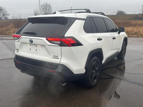 2019 Toyota RAV4 Hybrid XLE