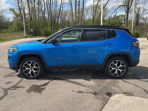 Hydro Blue Pearlcoat 2025 Jeep Compass Limited