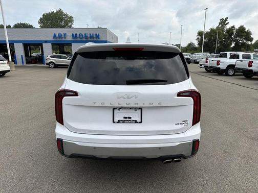 Glacial White Pearl 2024 Kia Telluride S