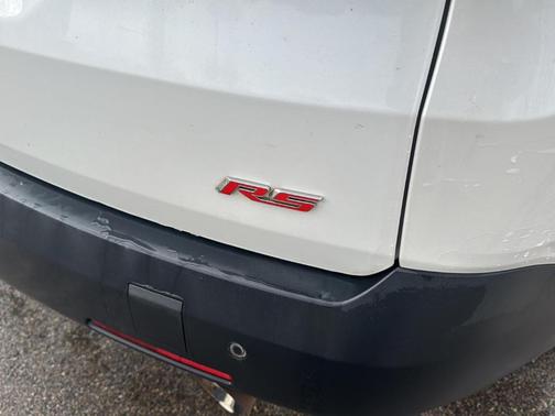 Iridescent Pearl Tricoat 2019 Chevrolet Traverse RS