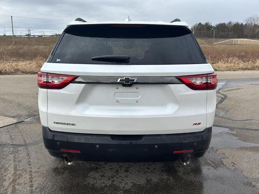 Iridescent Pearl Tricoat 2019 Chevrolet Traverse RS