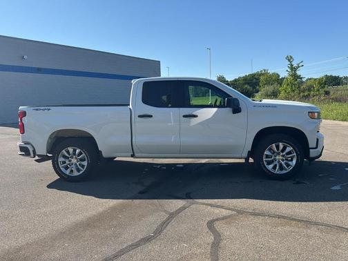 Summit White 2021 Chevrolet Silverado 1500 Custom