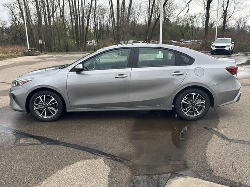 Steel Gray 2024 Kia Forte LXS