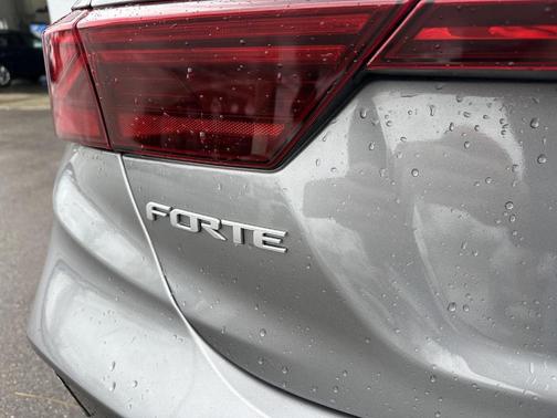 Steel Gray 2024 Kia Forte LXS