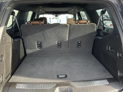 2022 Chevrolet Suburban High Country