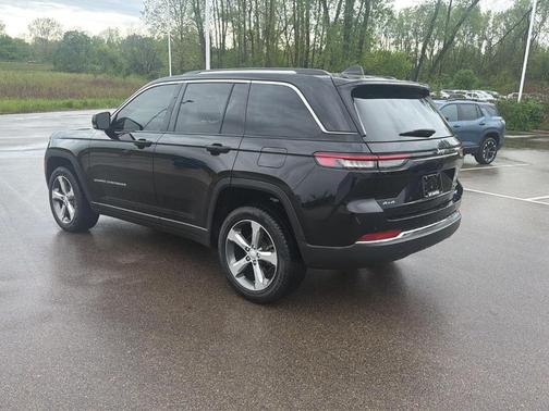 Diamond Black 2022 Jeep Grand Cherokee Limited
