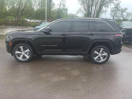 Diamond Black 2022 Jeep Grand Cherokee Limited