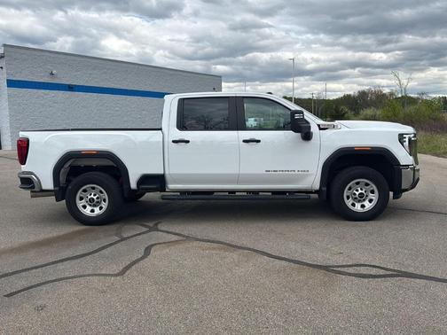 Summit White 2024 GMC Sierra 2500 Pro