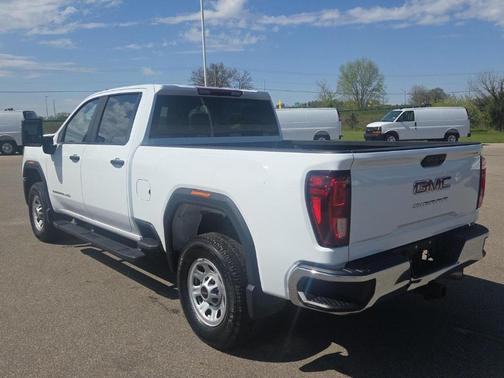Summit White 2024 GMC Sierra 2500 Pro